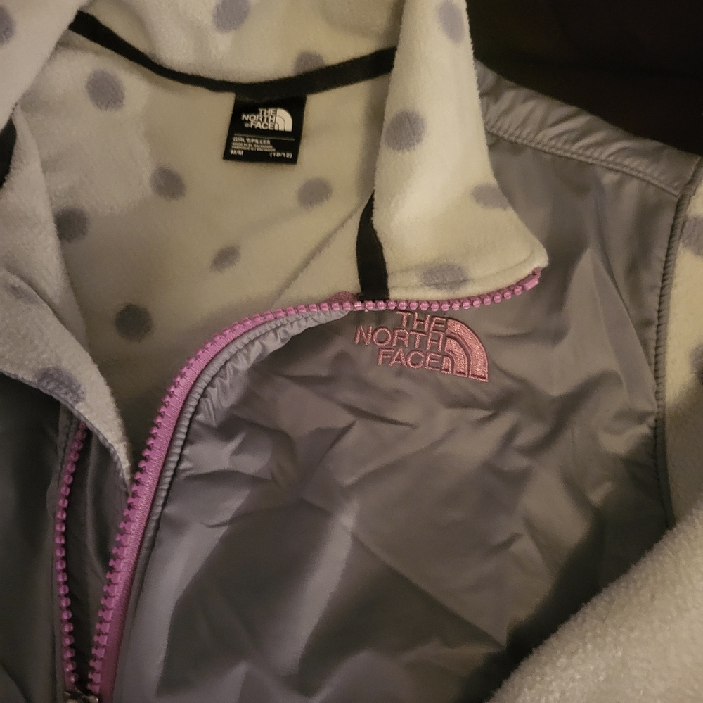 North face - Picture 3 of 4